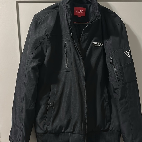 Guess men’s sweater size:M color black - Picture 3 of 3